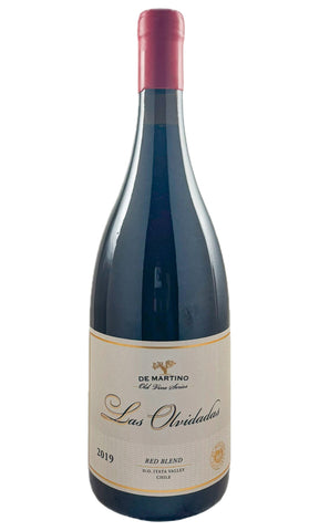 Bottle of De Martino, Old Vine Series Las Olvidadas Valle del Itata, 2019 - Red Wine - Flatiron Wines & Spirits - New York