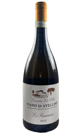 Bottle of Laura De Vito, Fiano di Avellino Li Sauruni, 2022 - White Wine - Flatiron Wines & Spirits - New York